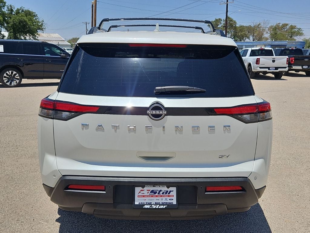 2022 Nissan Pathfinder SV