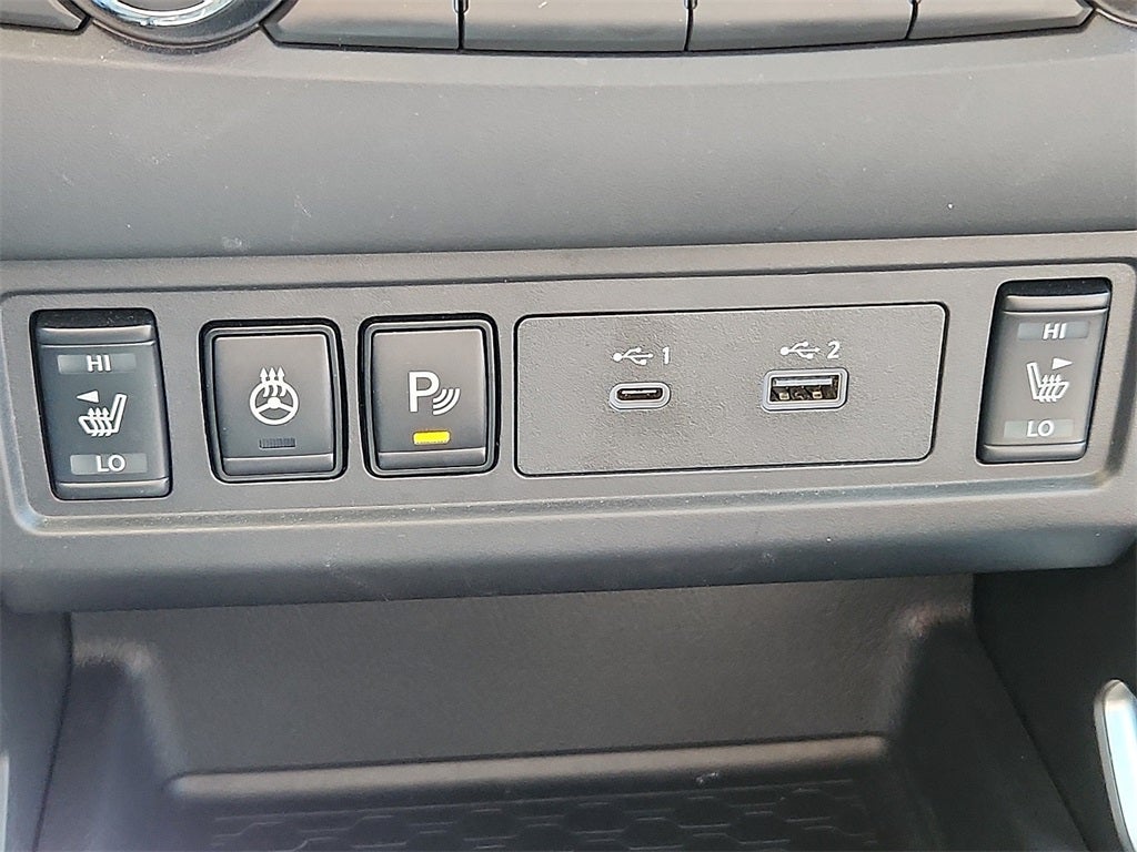 2024 Nissan Frontier SV