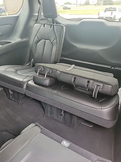 2024 Chrysler Pacifica Touring L S package