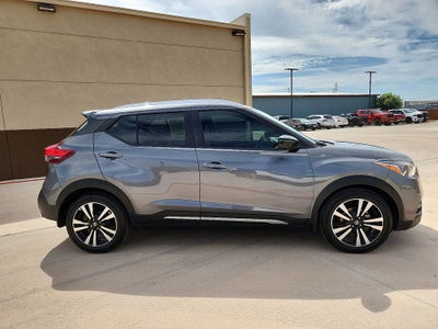 2020 Nissan Kicks SR