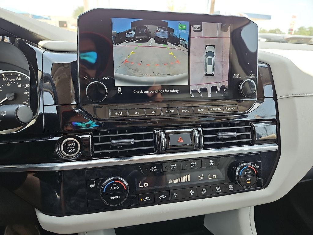 2023 Nissan Pathfinder SL