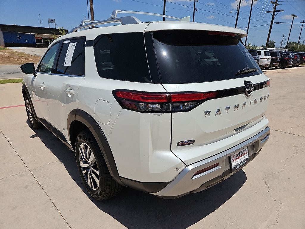 2023 Nissan Pathfinder SL