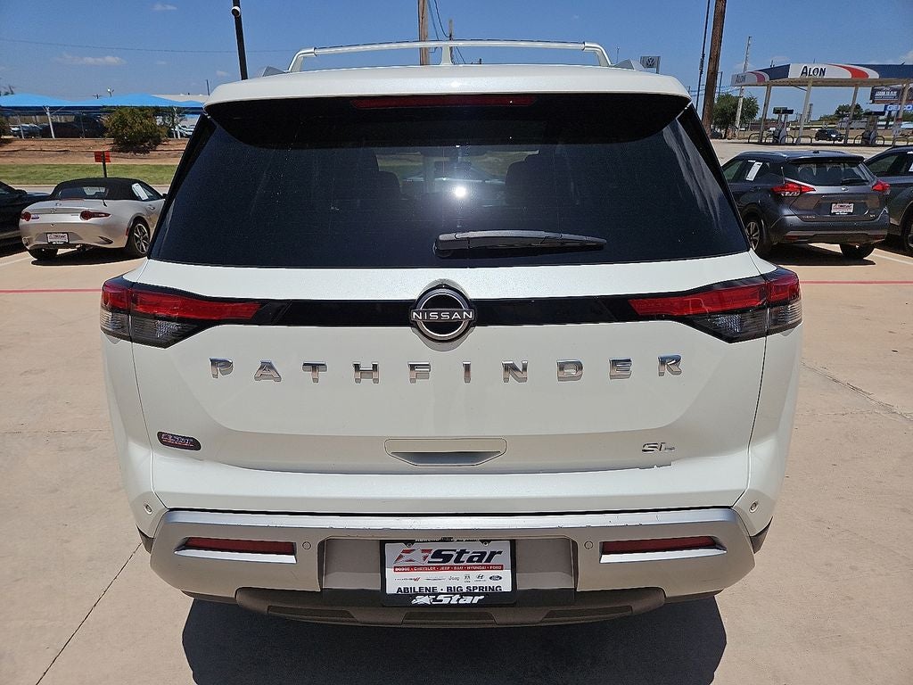 2023 Nissan Pathfinder SL