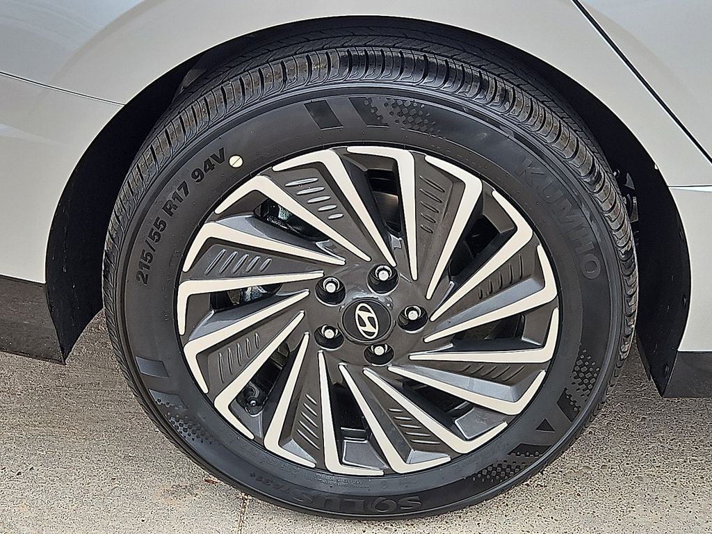 2026 Hyundai SONATA HYBRID SEL
