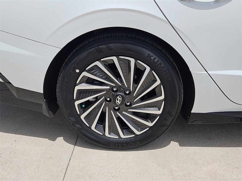 2025 Hyundai SONATA HYBRID Limited