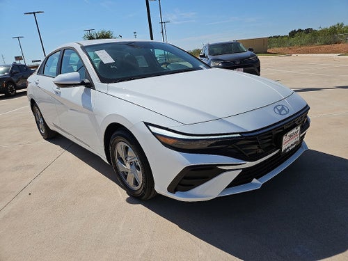 2026 Hyundai ELANTRA SE