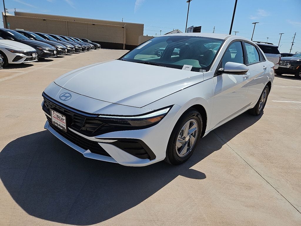 2026 Hyundai ELANTRA SE