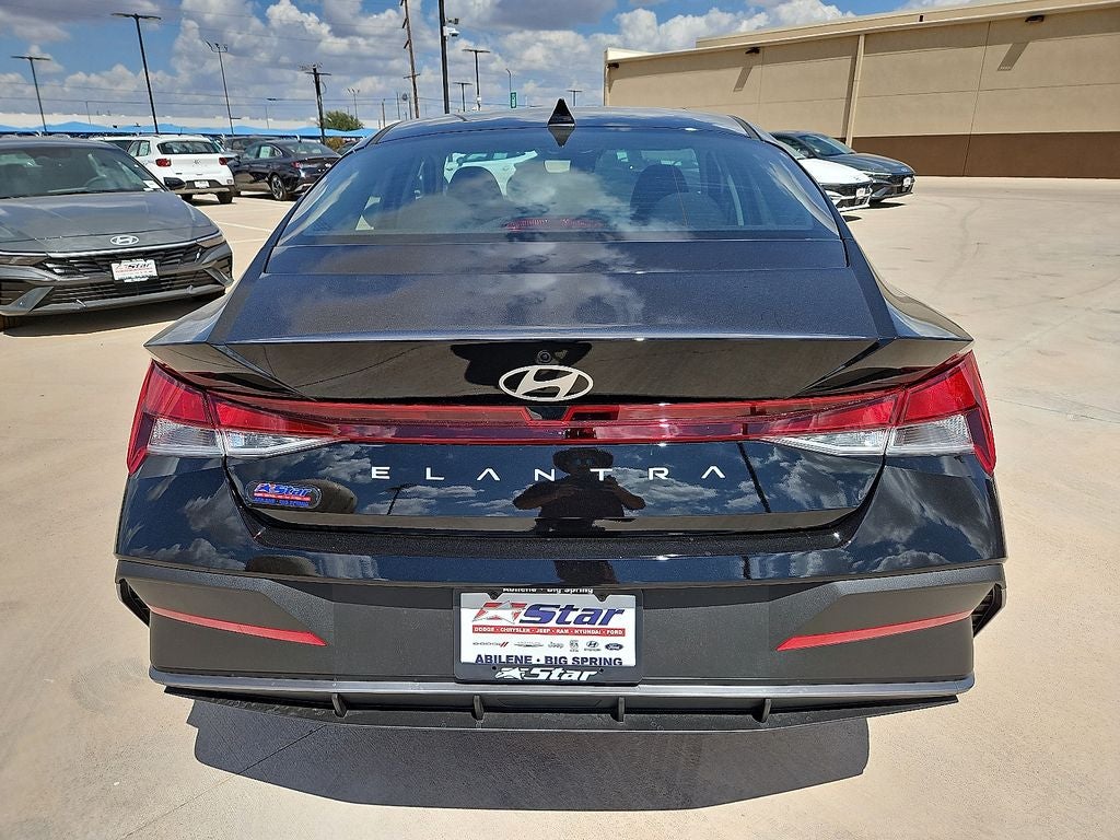 2026 Hyundai ELANTRA SE