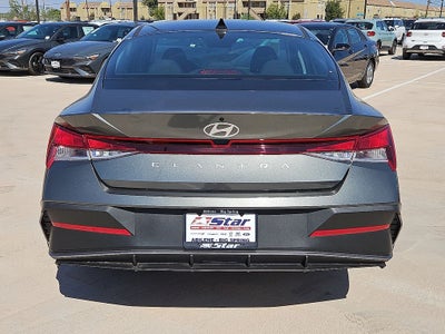 2026 Hyundai ELANTRA SE