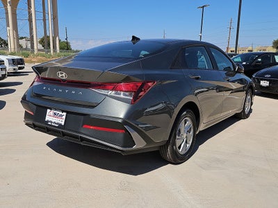 2026 Hyundai ELANTRA SE