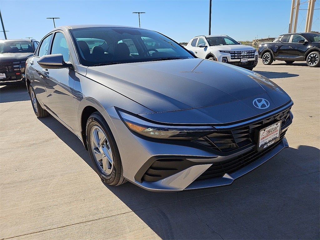 2026 Hyundai ELANTRA SE