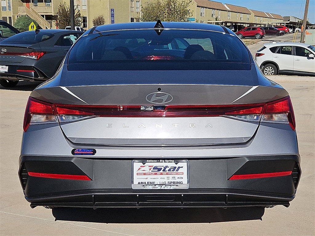 2026 Hyundai ELANTRA SE