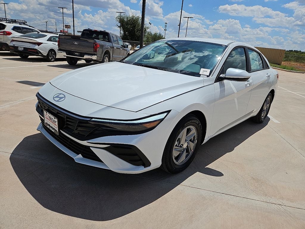 2026 Hyundai ELANTRA SE