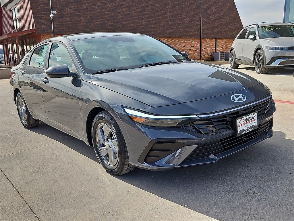 2026 Hyundai ELANTRA SE