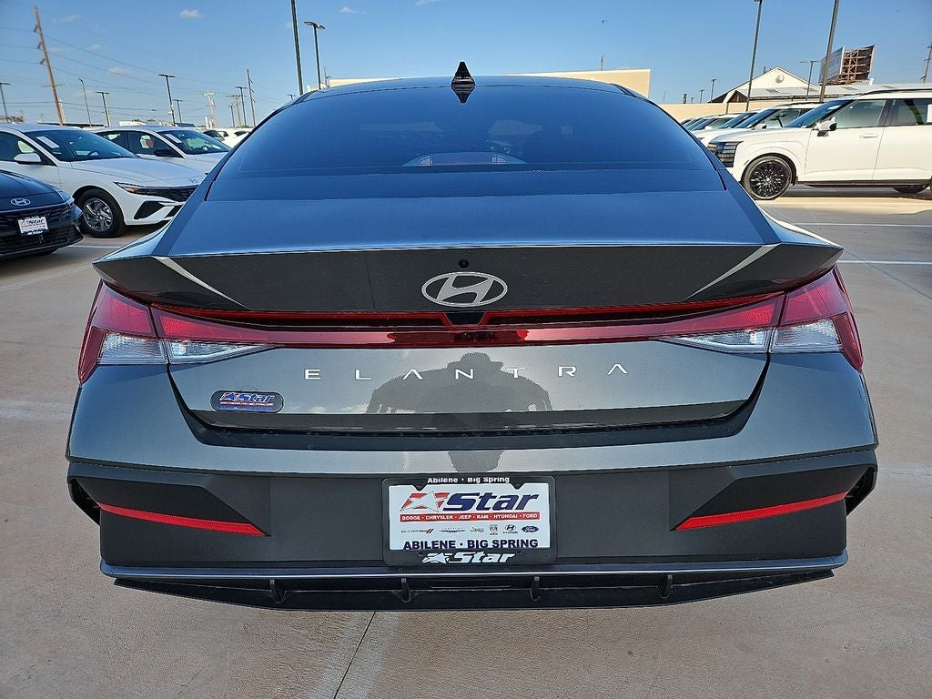 2026 Hyundai ELANTRA SE