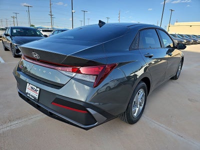 2026 Hyundai ELANTRA SE