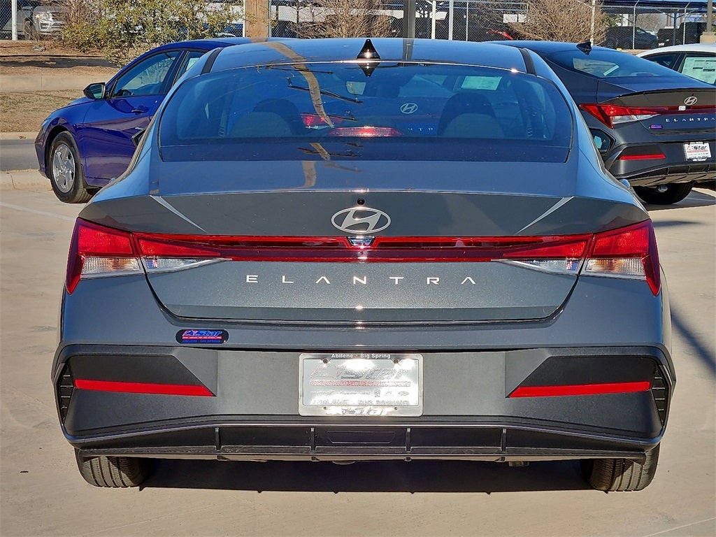 2026 Hyundai ELANTRA SE