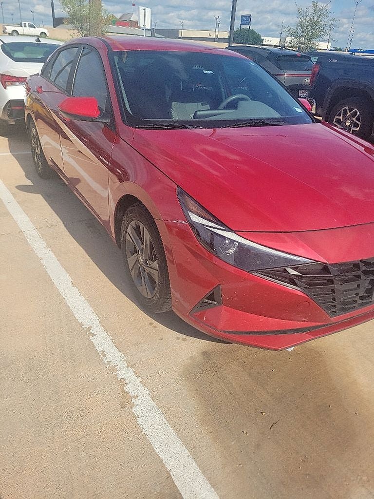 2022 Hyundai ELANTRA SEL