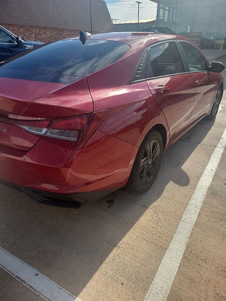 2022 Hyundai ELANTRA SEL