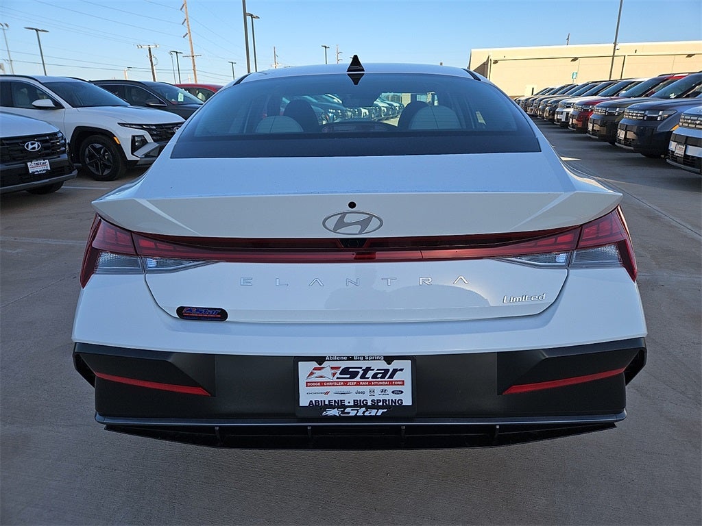 2025 Hyundai ELANTRA Limited