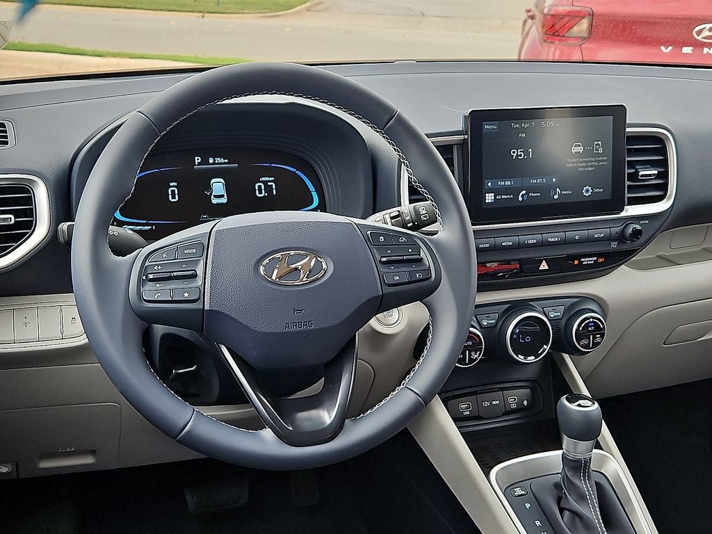 2026 Hyundai VENUE SEL W/Two-Tone Roof