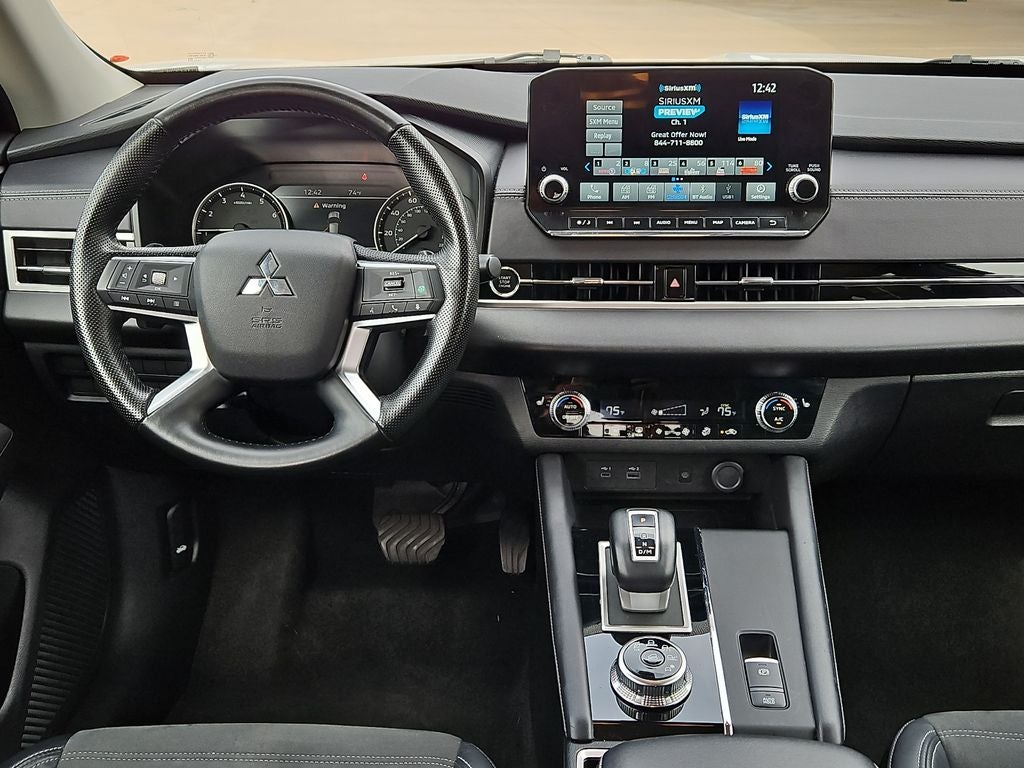 2024 Mitsubishi Outlander SE