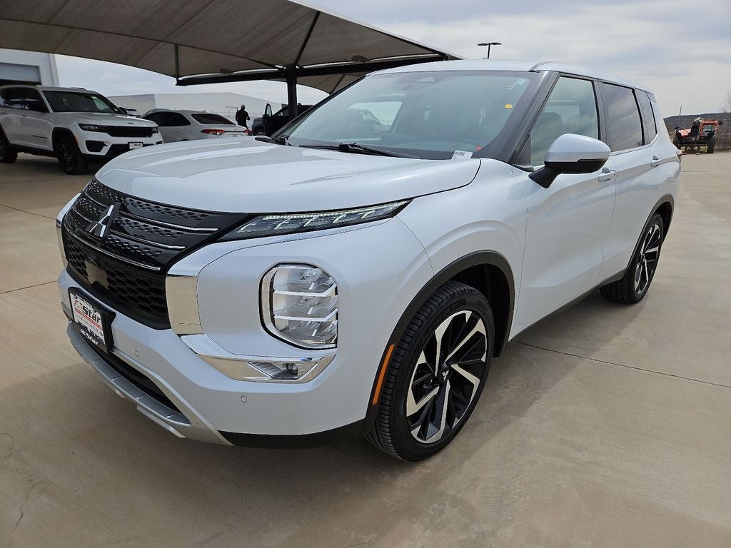 2024 Mitsubishi Outlander SE