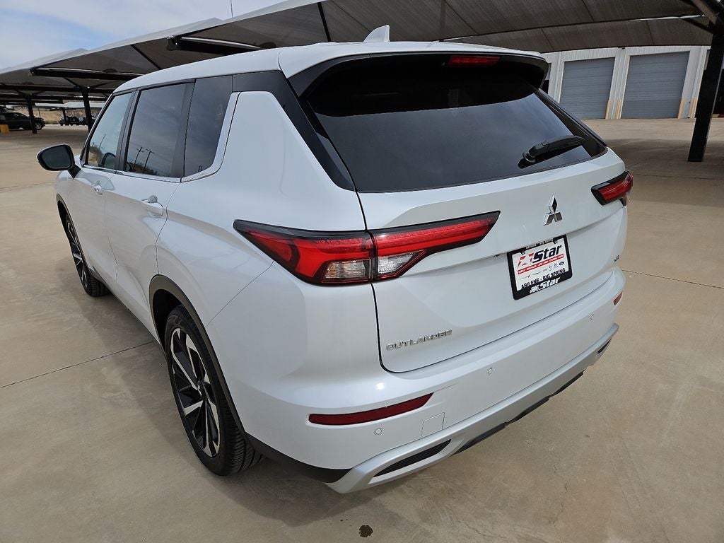 2024 Mitsubishi Outlander SE