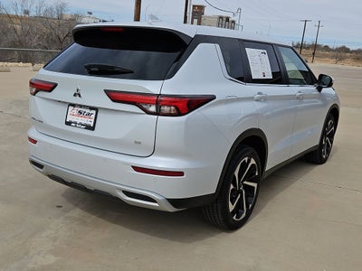 2024 Mitsubishi Outlander SE